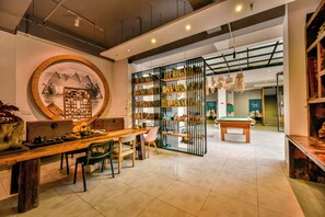 Games room - Morning Sun Hotel (Yangshuo)