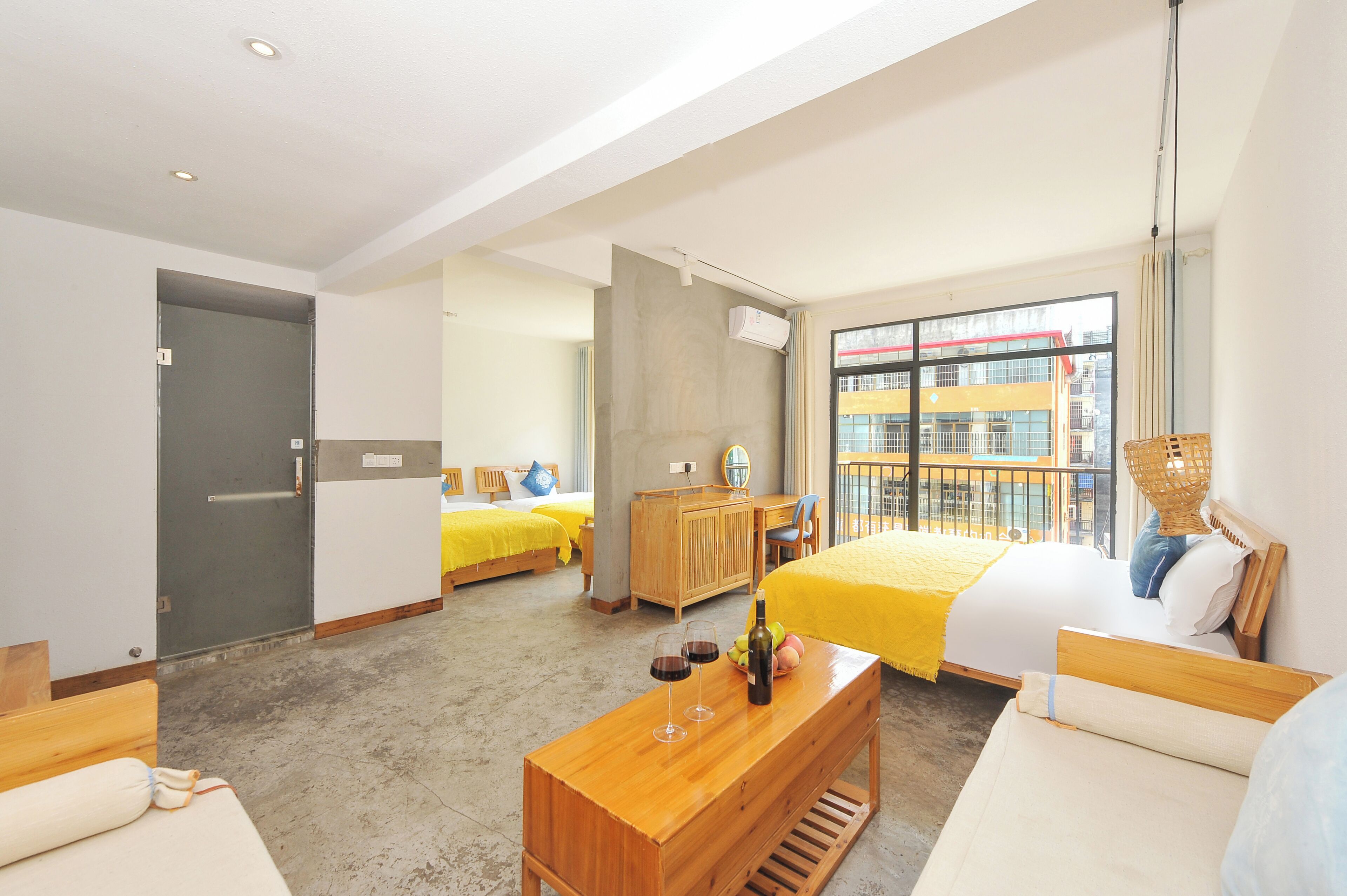 Desk, laptop workspace, free WiFi