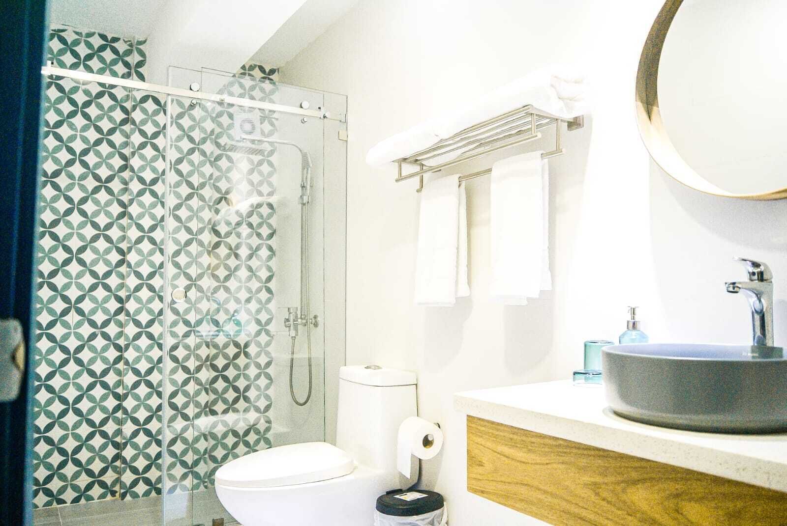 Serviettes fournies, savon, papier toilette