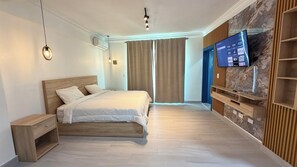 WiFi, bed sheets
