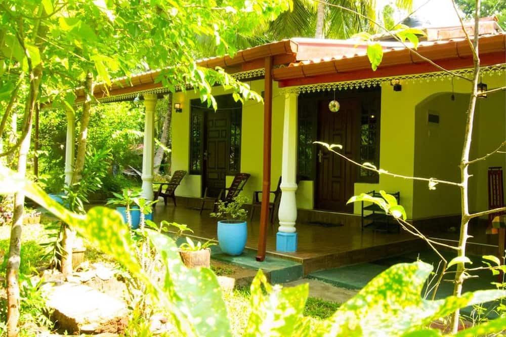 Senura Homestay