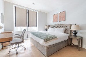 2 bedrooms, iron/ironing board, WiFi, bed sheets - Blueground | Spitalfields, rooftop, nr Brick Lane (London)