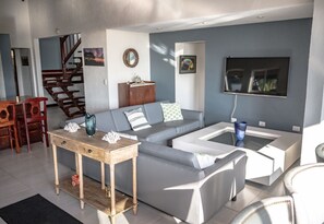 Smart TV - Brisas de Ballena with Panoramic Ocean View (Uvita)