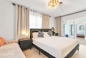 Cuna de viaje, wifi, ropa de cama