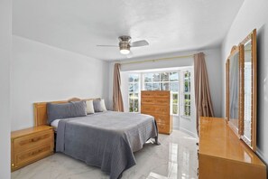 Iron/ironing board, travel cot, free WiFi, bed sheets
