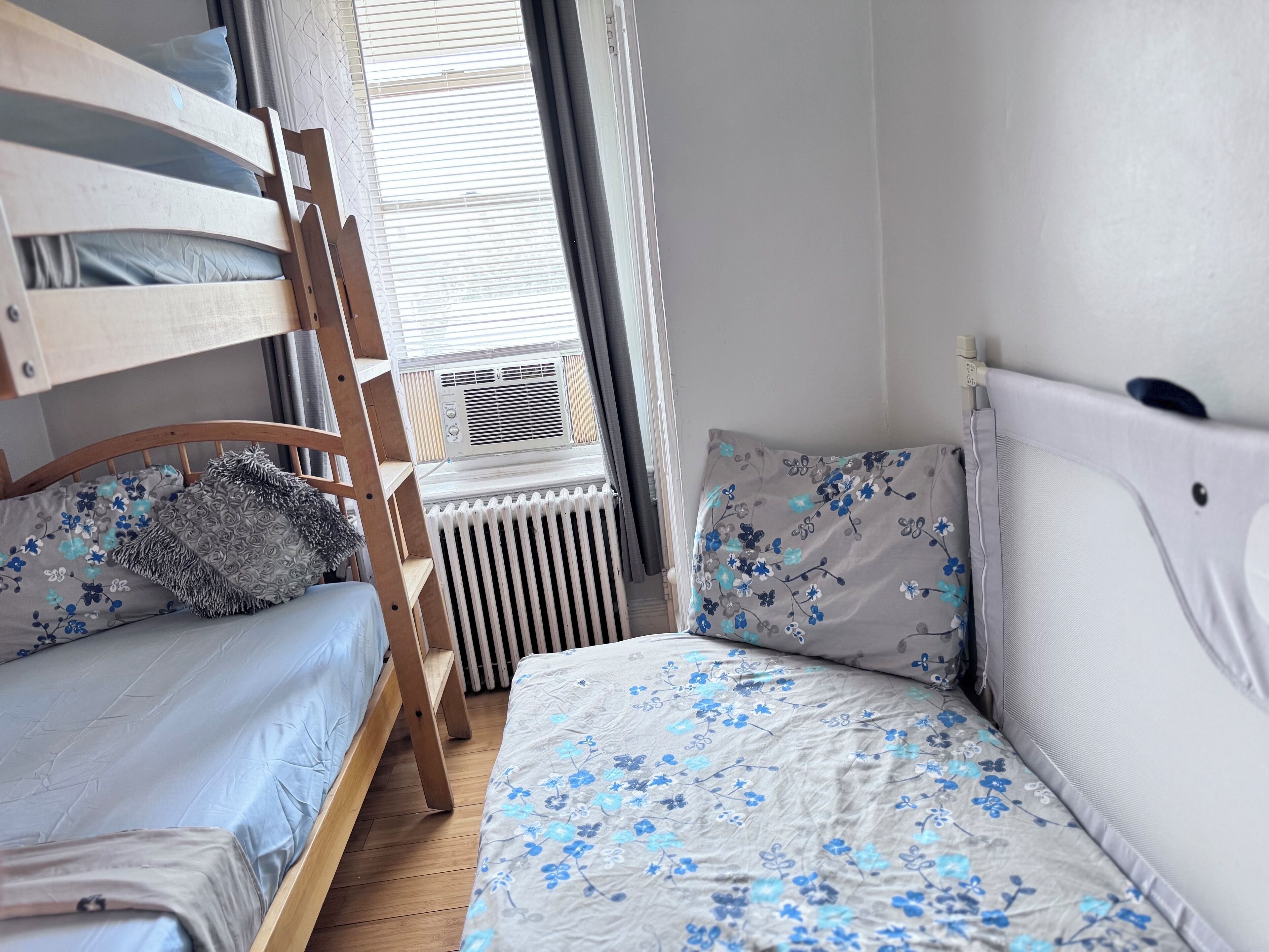 3 bedrooms, in-room safe, desk, iron/ironing board