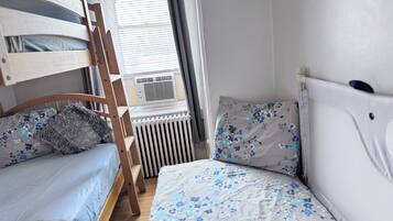 3 bedrooms, in-room safe, desk, iron/ironing board