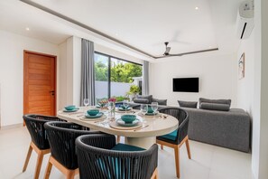 Dining - So Luxxe 3-bedroom villa in Canggu (Badung)