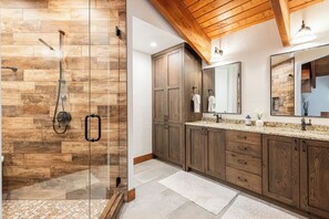 Shower, hair dryer, towels - 5BR Deer Valley Home Shuttle Access, Hot Tub & Game Room (Park City)