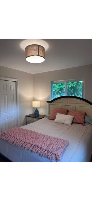 2 chambres, fer et planche à repasser, Wi-Fi gratuit, draps fournis