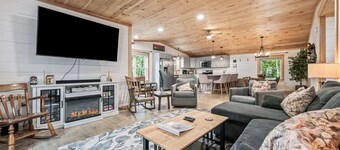 Hall Hideaway | Shared Waterfront Access