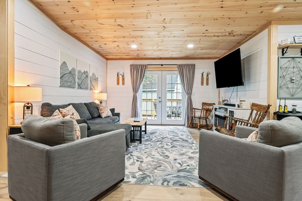 Welcome to Hall Hideaway!