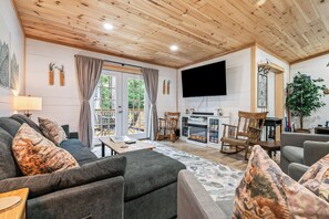 TV, fireplace, video games, DVD player - Hall Hideaway | Shared Waterfront Access (Rangeley)