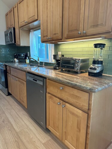 Bella Vista Cottage; A charming 1-bedroom cottage with AC in vibrant Oakland