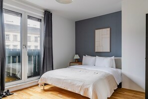 Iron/ironing board, WiFi, bed sheets - Blueground | Hernals, view, nr Schönbrunn (Vienna)