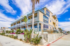 Exterior - Ocean Front * 2 Level Corner Unit * Exclusive Water View Deck (San Diego)