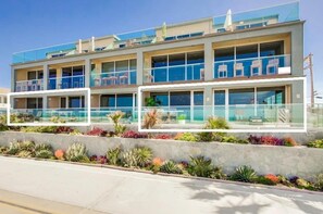 Exterior - 3 Ocean Front Units * 3 Patios * 2 Levels (San Diego)