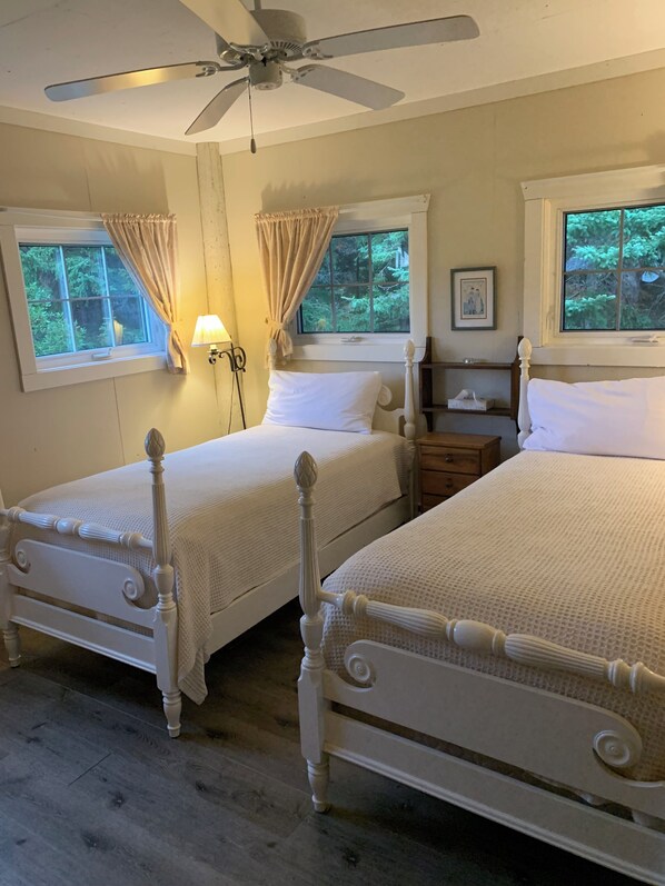 Free WiFi, bed sheets