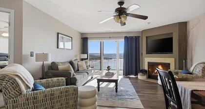 Lakefront Condo with Big Views, Pools & Gated Community Near Old Kinderhook