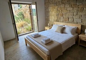 2 chambres, fer et planche à repasser, accès au Wi-Fi (inclus)