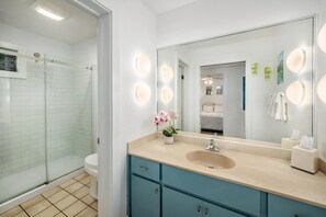 Shower, hair dryer, towels, soap - Kiahuna Plantation Resort 307 Royal Garden 1 BD (Koloa)