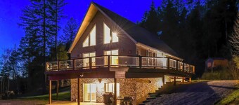 Beautiful Ski Chalet with Hot Tub in Ellicottville