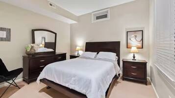 5 bedrooms, free WiFi, bed sheets