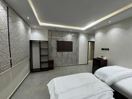 Ayah al Madina hotel and comport. KING ABDUL AZIZ ROAD. NEAR HARAM