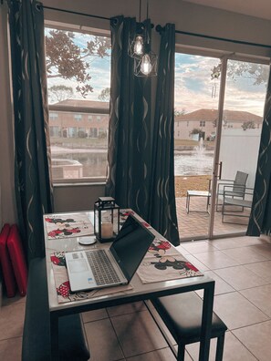 Interior - Modern 3B3B Townhouse Just 10 Minutes to Disney (Kissimmee)
