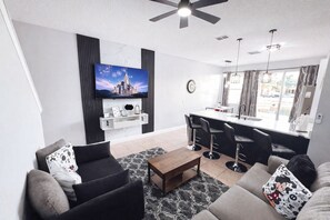 Living area - Modern 3B3B Townhouse Just 10 Minutes to Disney (Kissimmee)