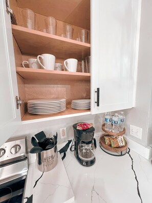 Private kitchen - Modern 3B3B Townhouse Just 10 Minutes to Disney (Kissimmee)
