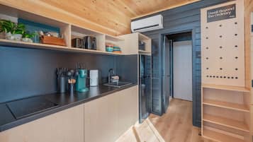 Fridge, microwave, stovetop, coffee/tea maker