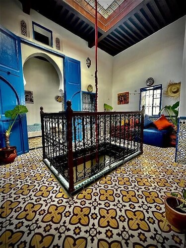 Riad borj blue