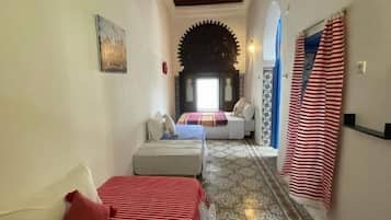 Firemannsrom, balkong, byutsikt | Wi-fi (inkludert)