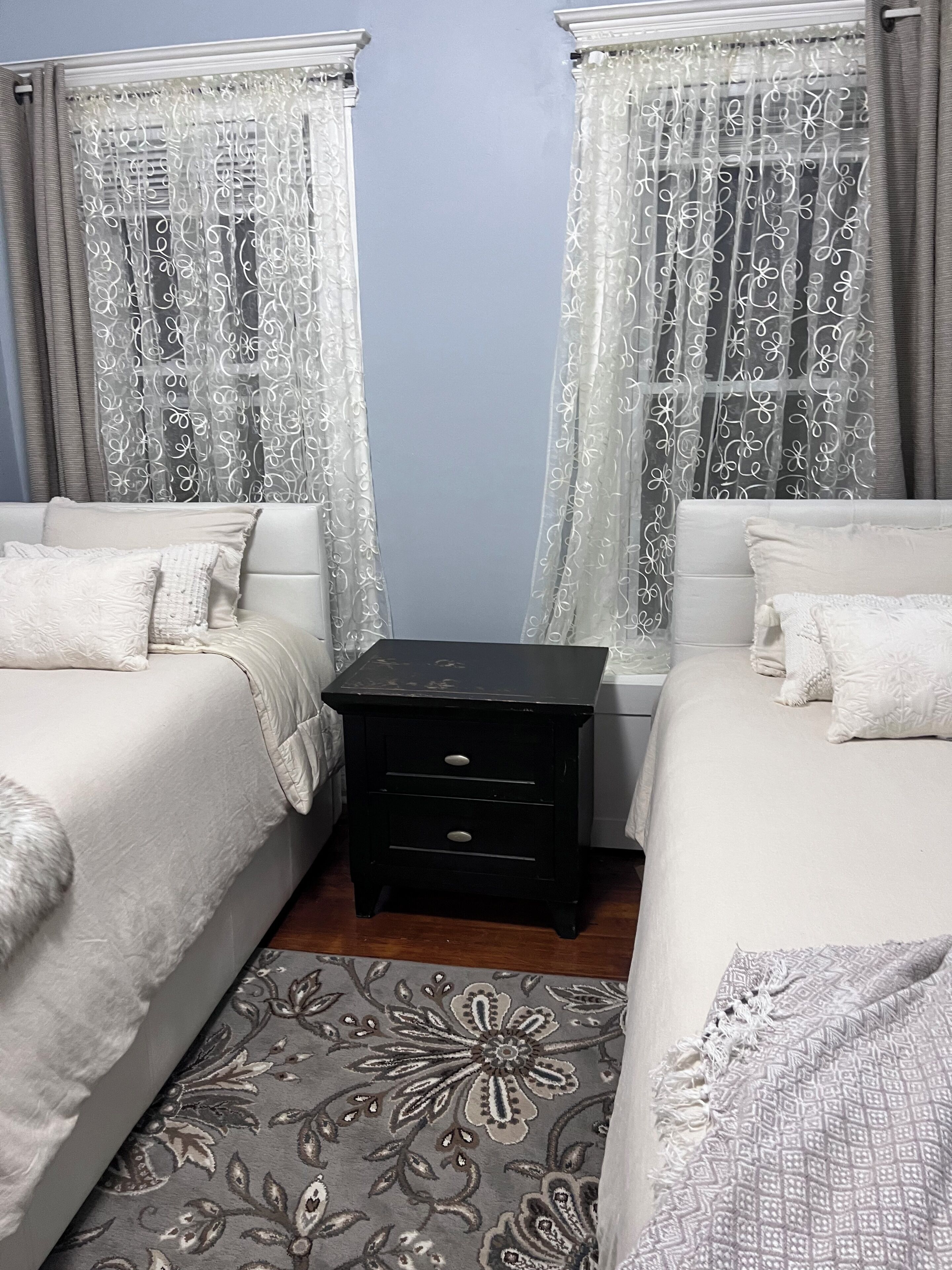 3 bedrooms, iron/ironing board, WiFi, bed sheets