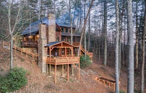 Exterior - Pickleball, Putt Putt, Outdoor Theater, Hot Tub, Sauna (Blue Ridge)