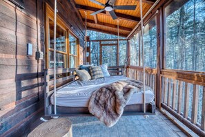 5 bedrooms, iron/ironing board, WiFi, bed sheets - Pickleball, Putt Putt, Outdoor Theater, Hot Tub, Sauna (Blue Ridge)