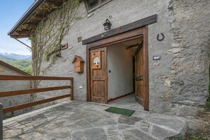 Exterior detail - Luna apartment Baita Ayana, Oulx, Italy (Oulx)