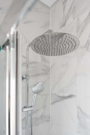 Shower, hair dryer, towels - GuestReady - Douro D'or Summer (Vila Nova de Gaia)