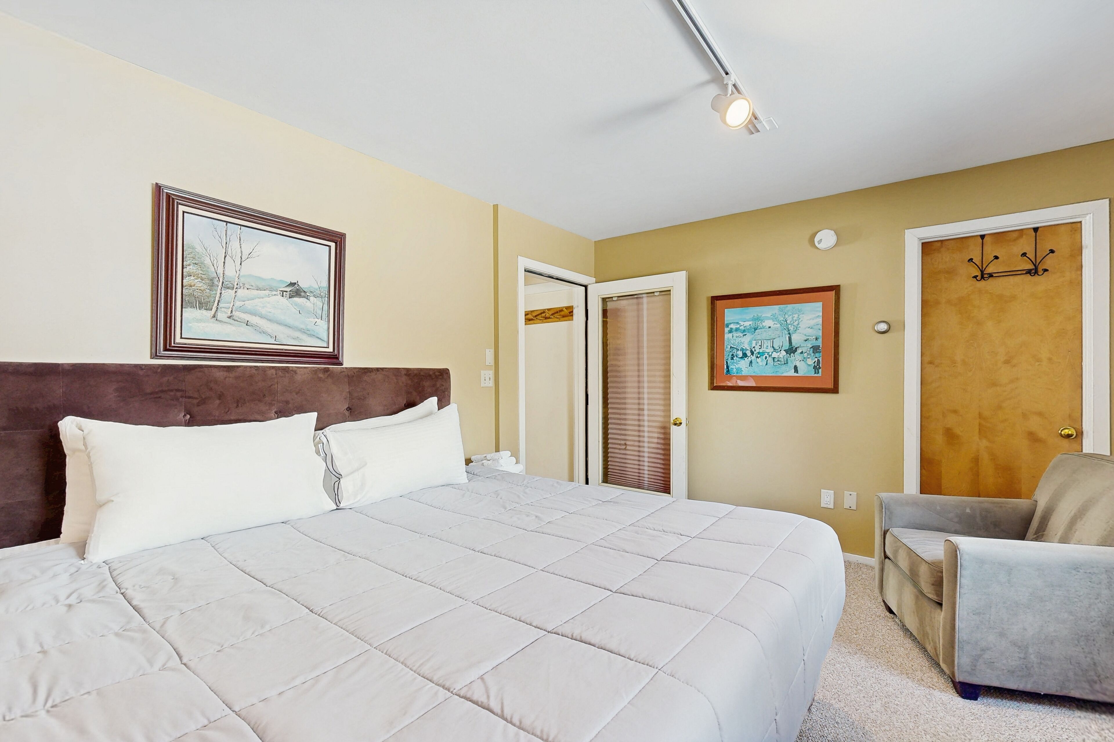 Acesso à internet, roupa de cama