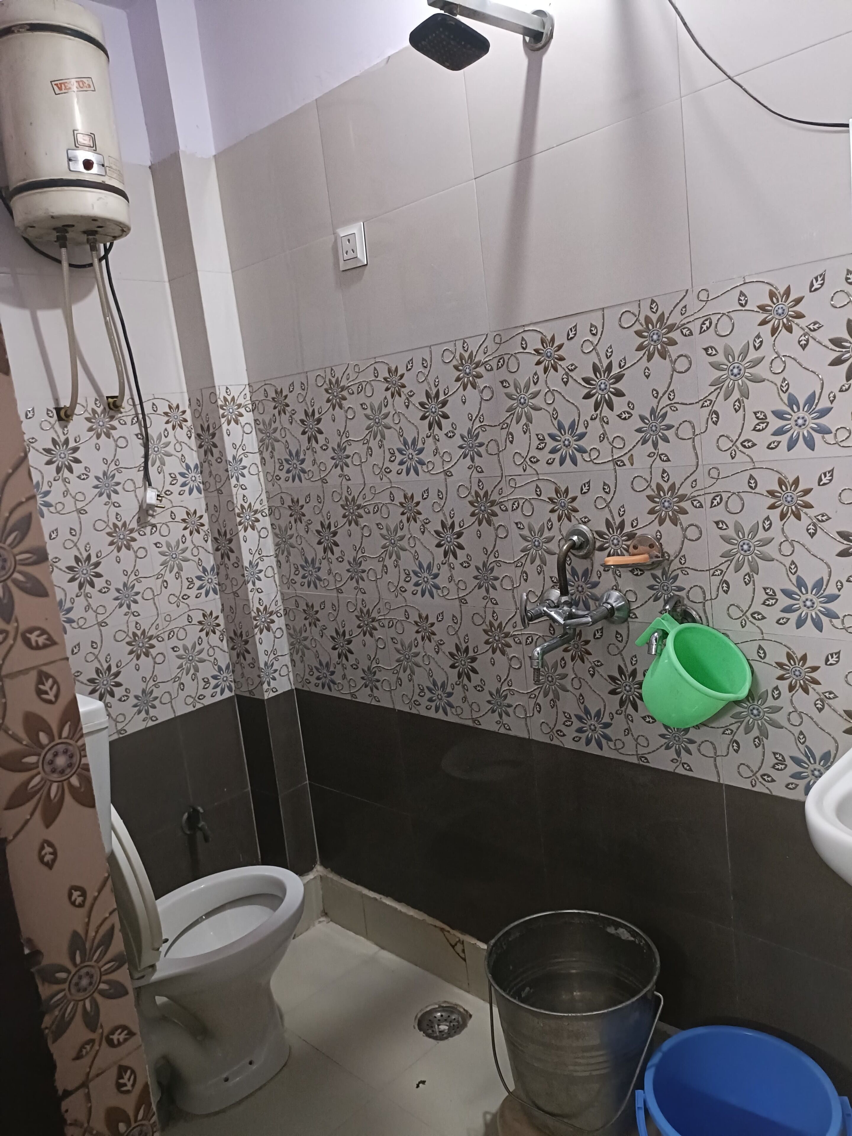 Shower, towels, soap