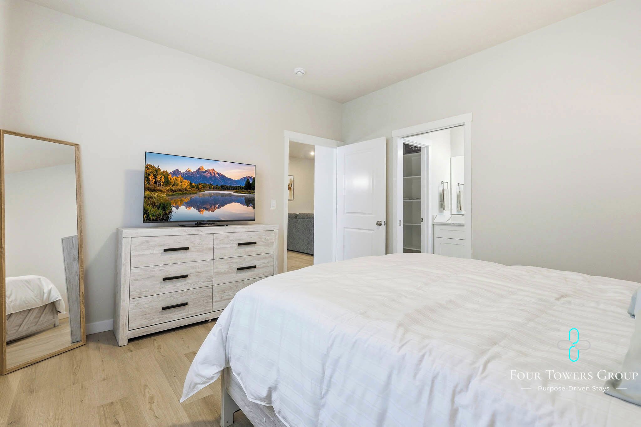 Iron/ironing board, internet, bed sheets