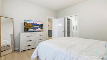 Iron/ironing board, internet, bed sheets