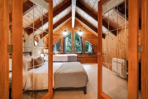 Iron/ironing board, travel cot, free WiFi, bed sheets - Northern 88 - Modern Mountain Retreat - Main Floor Master + Hot Tub + Firepit (Ronald)