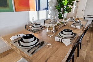 Dining - Prime World Cup Access • Sleeps 8 - 10 • New Luxury Build (Dallas)