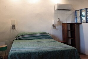 Free WiFi, bed sheets - Adobe Oasis Riverbank (Baja California Sur)