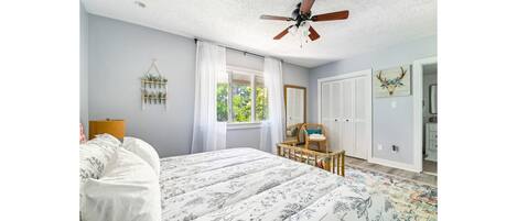 2 makuuhuonetta, silitysrauta/-lauta, Wi-Fi, vuodevaatteet