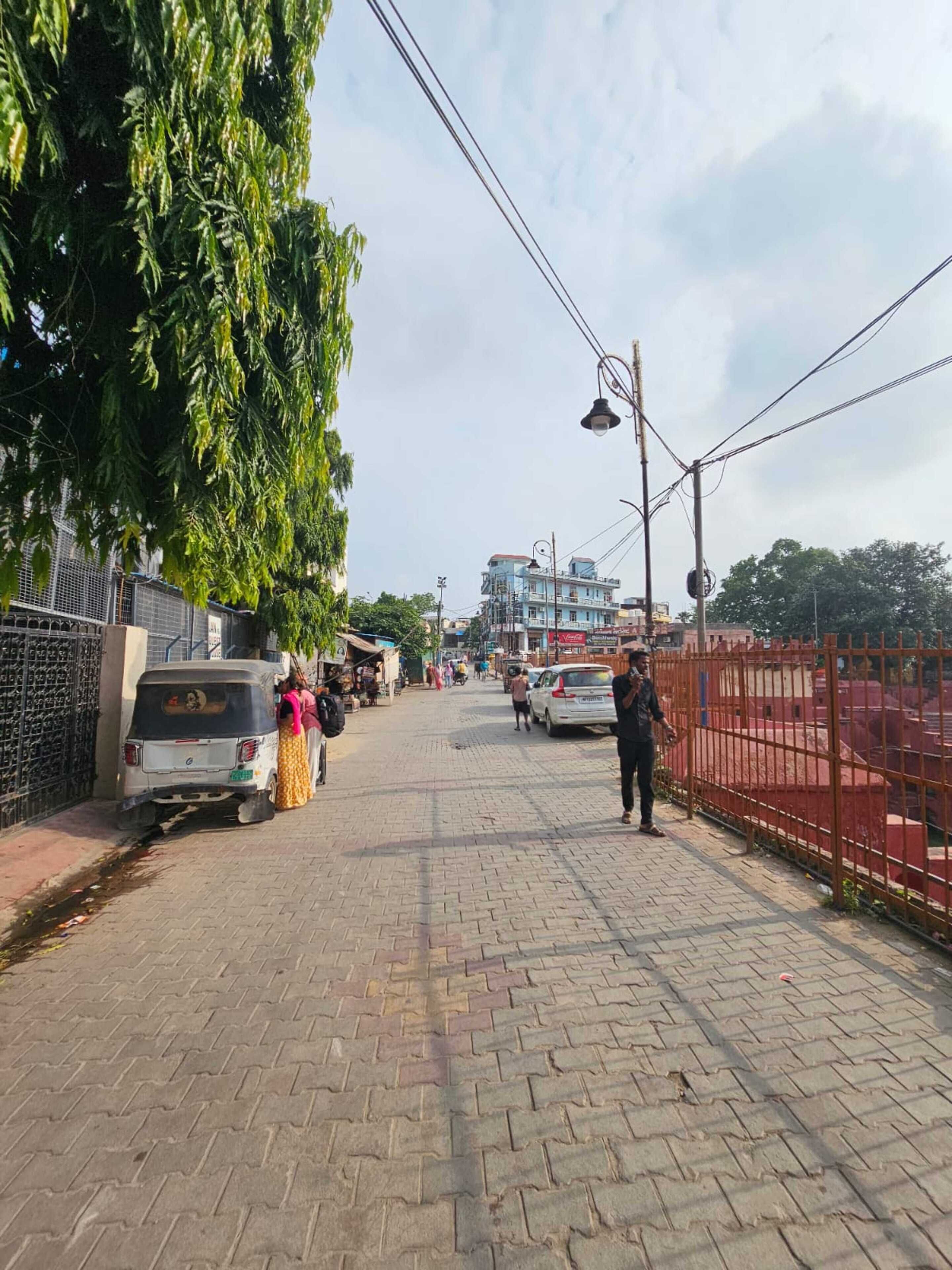 إطلالة على المدينة من المنشأة