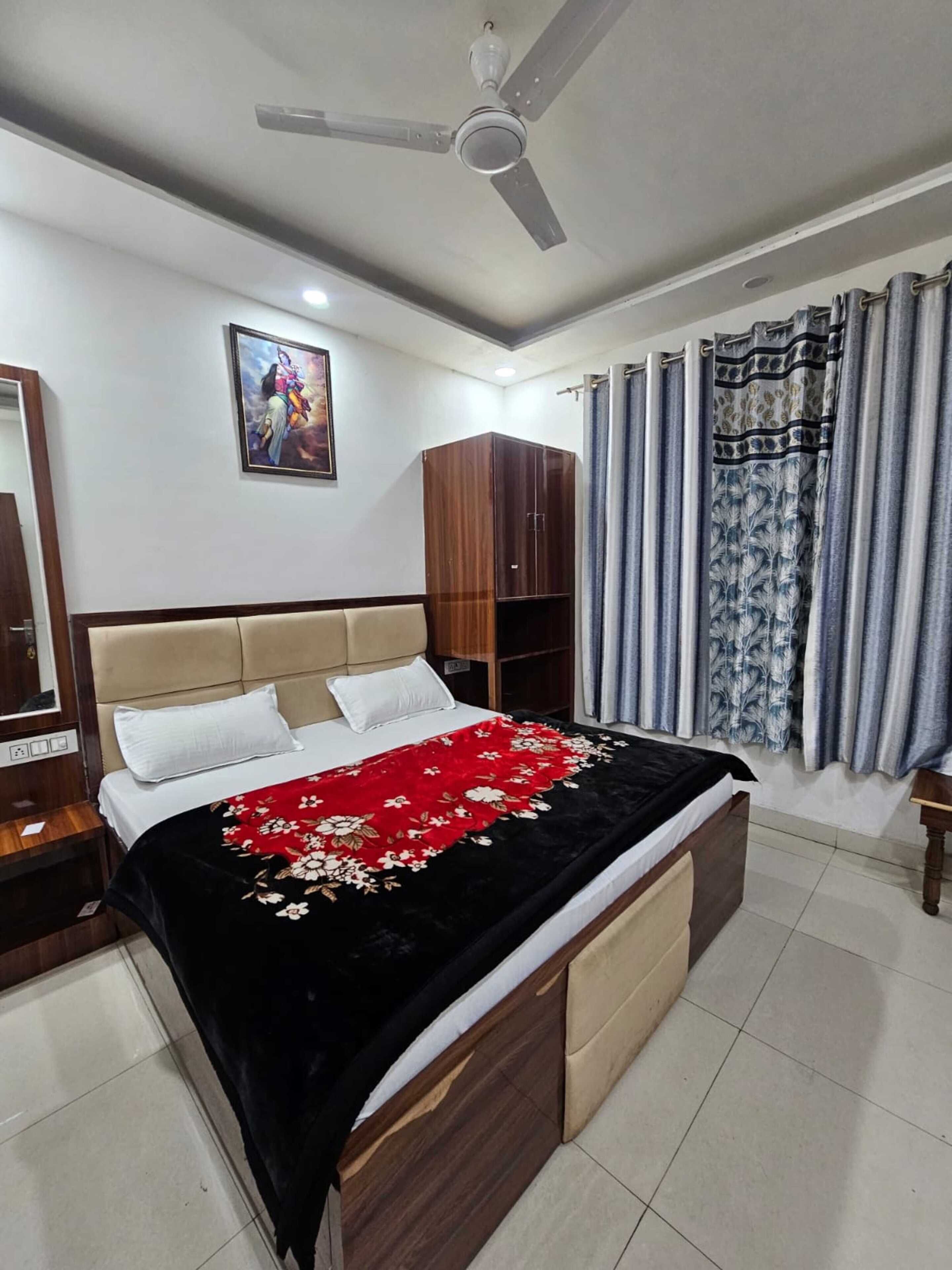Deluxe Room | Rollaway beds, free WiFi, bed sheets