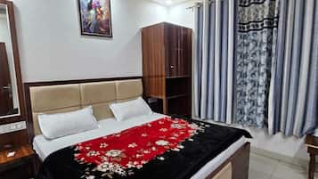 Deluxe Room | Rollaway beds, free WiFi, bed sheets